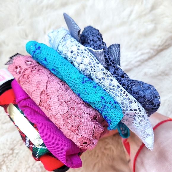 🍒NWT🍒 VS MIXED STYLE PANTY BUNDLE SIZE S - Picture 2 of 14